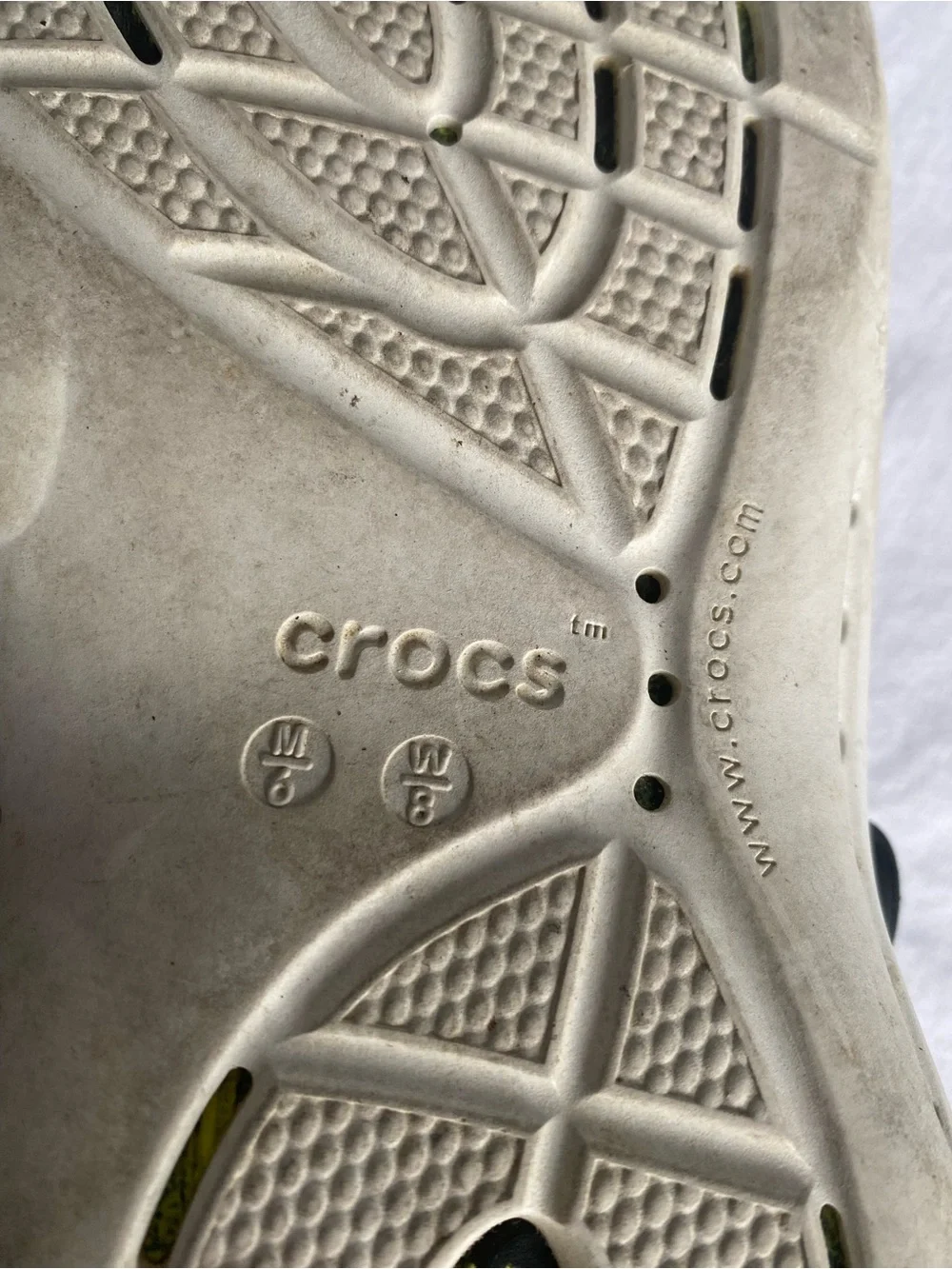 CROCS LiteRide 360 Marbled Clog in Black and Neon Yellow